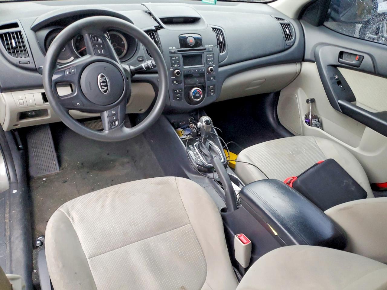 2012 KIA FORTE EX photo 8