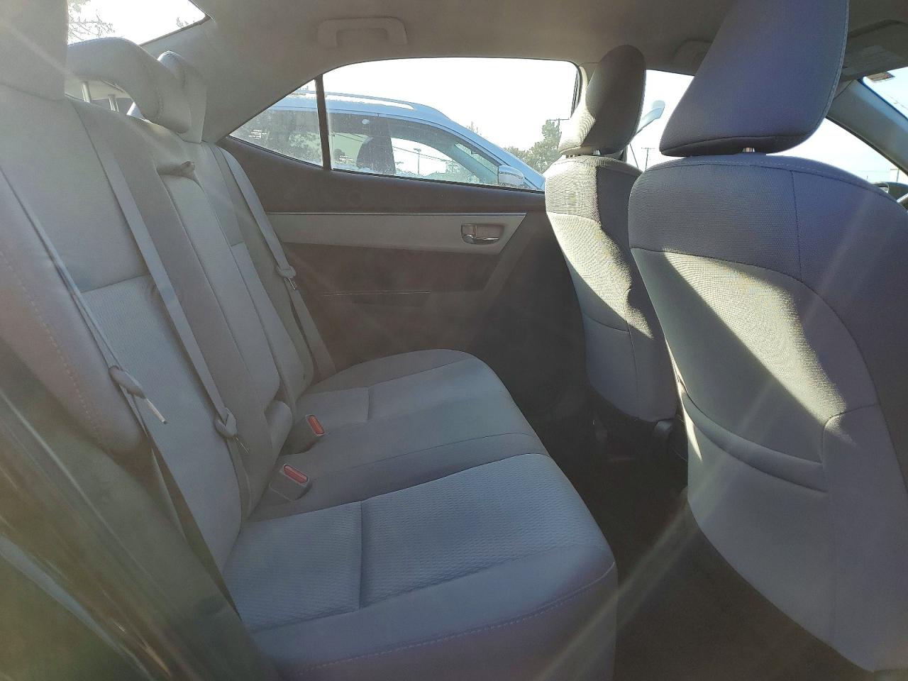 2015 TOYOTA COROLLA L photo 10