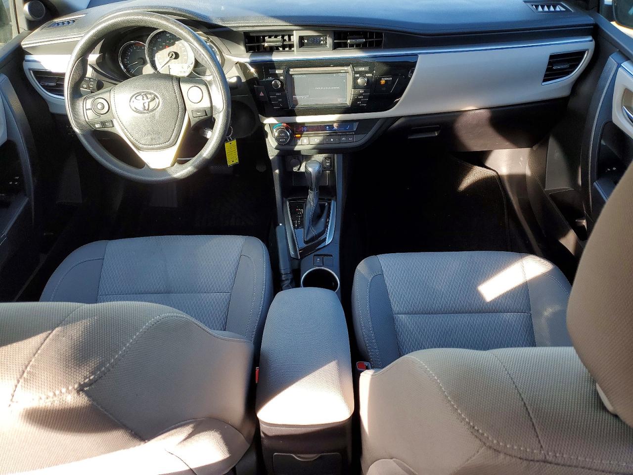2015 TOYOTA COROLLA L photo 8