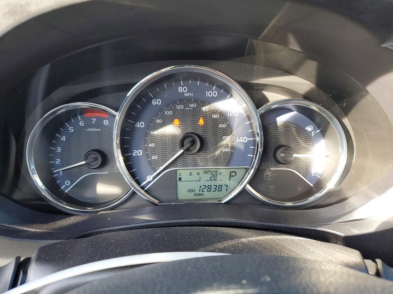 2015 TOYOTA COROLLA L photo 9
