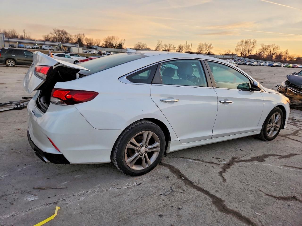 2018 HYUNDAI SONATA SPORT photo 5