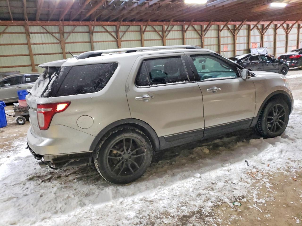 2014 FORD EXPLORER XLT photo 3