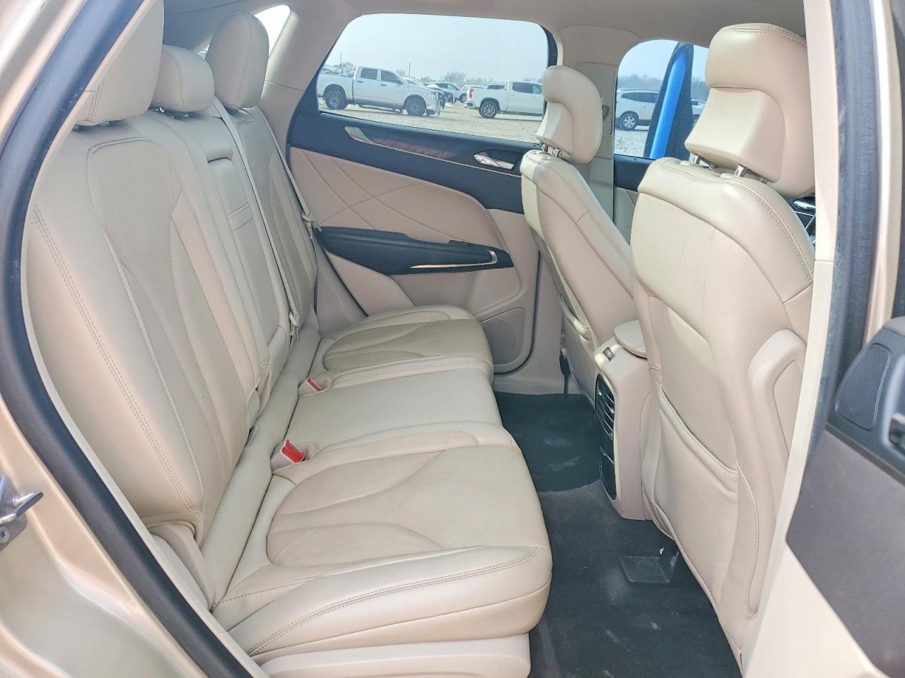 2017 LINCOLN MKC RESERVE photo 31