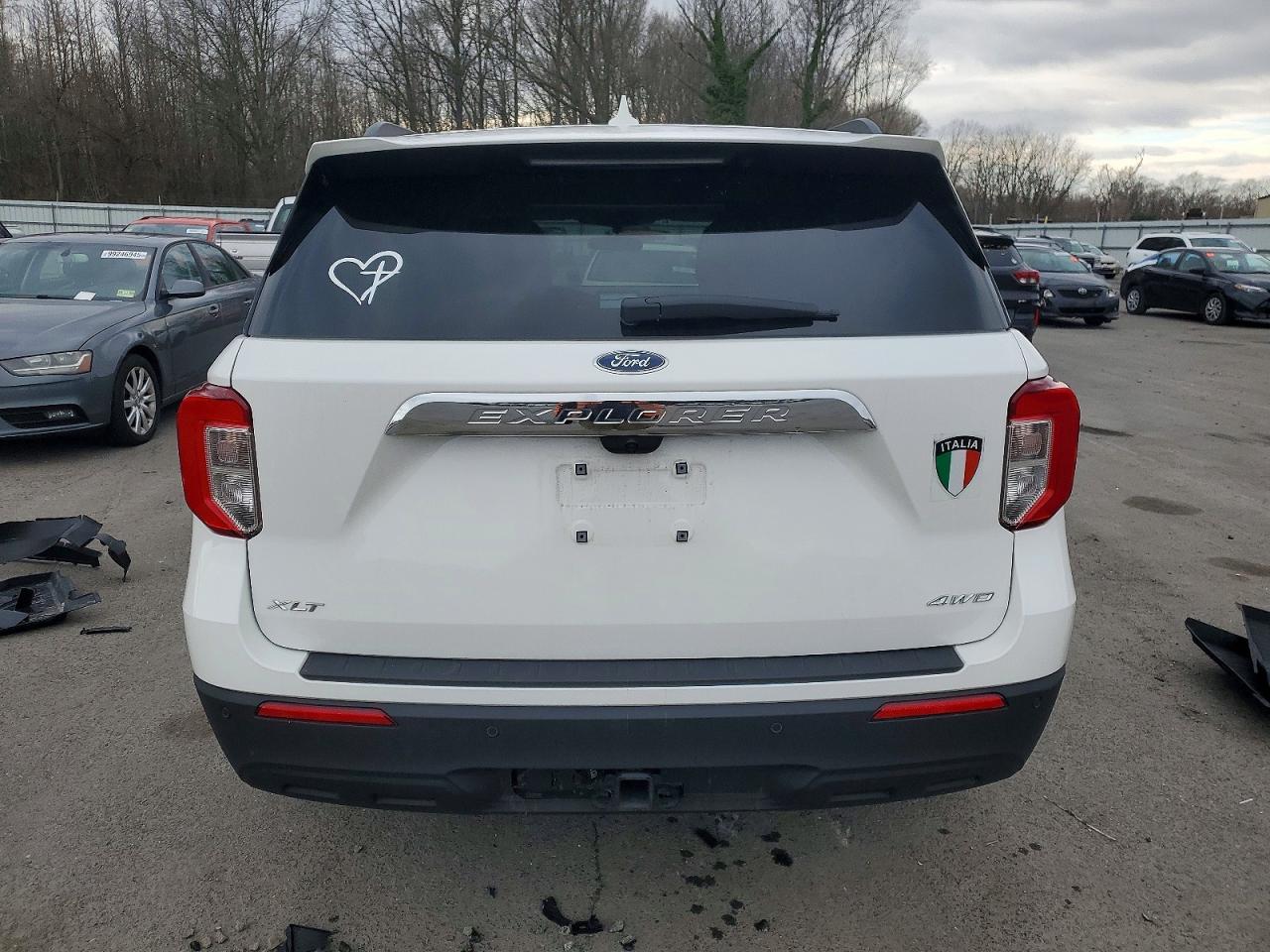 2024 FORD EXPLORER XLT photo 6