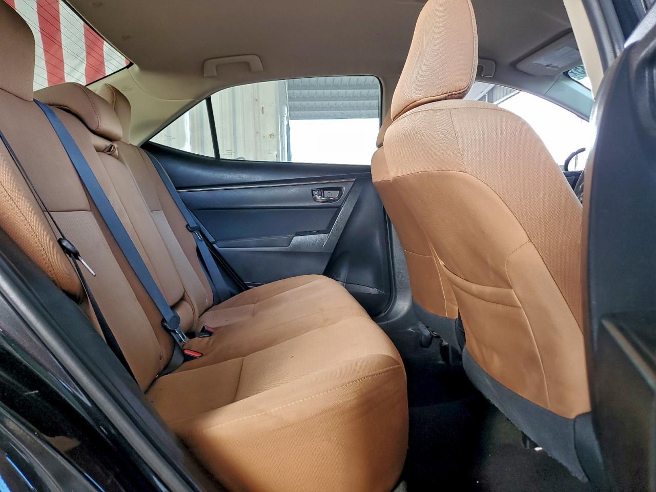 2016 TOYOTA COROLLA LE photo 10