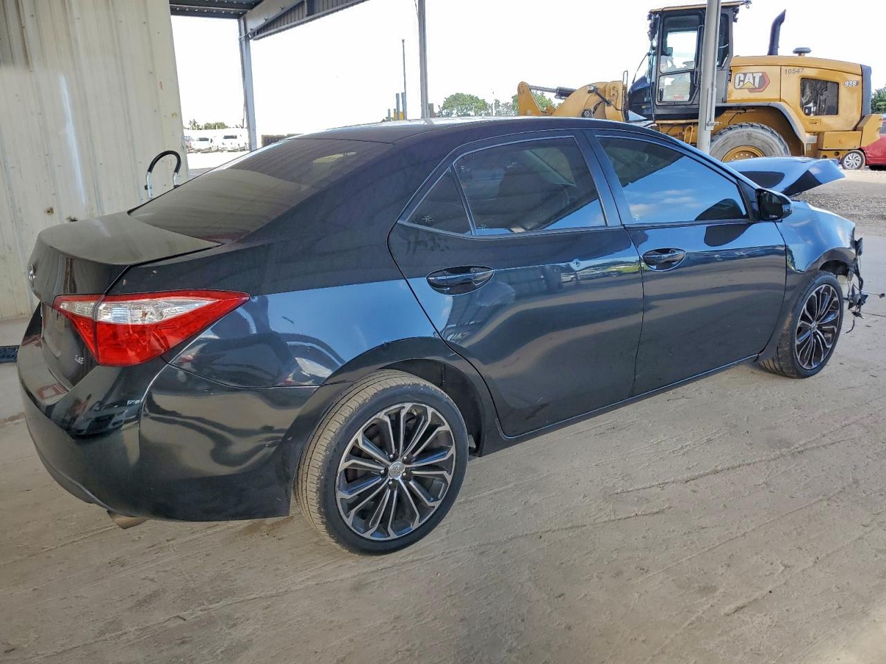 2016 TOYOTA COROLLA LE photo 3