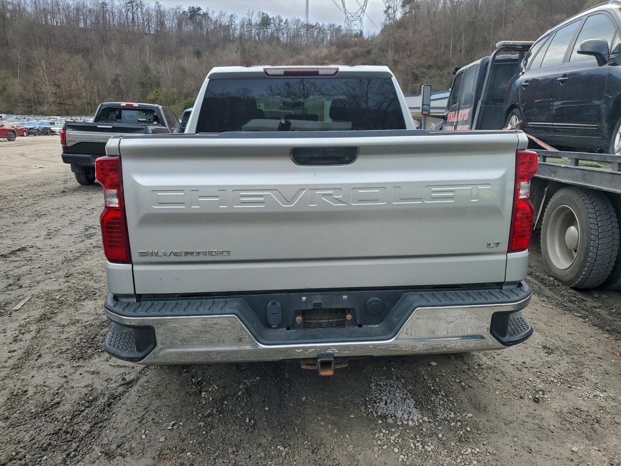 2019 CHEVROLET SILVERADO K1500 LT photo 6