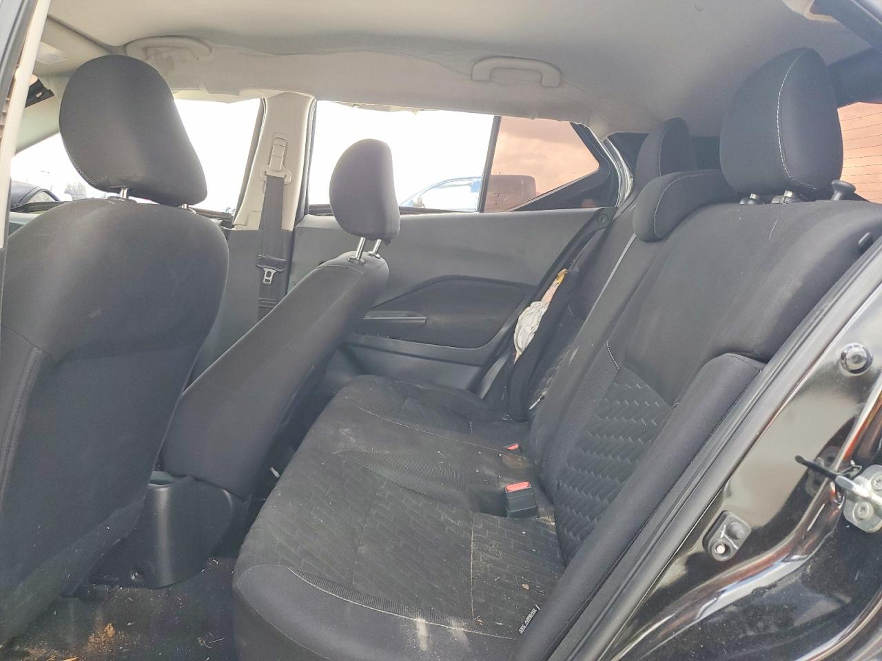 2021 NISSAN KICKS S photo 11