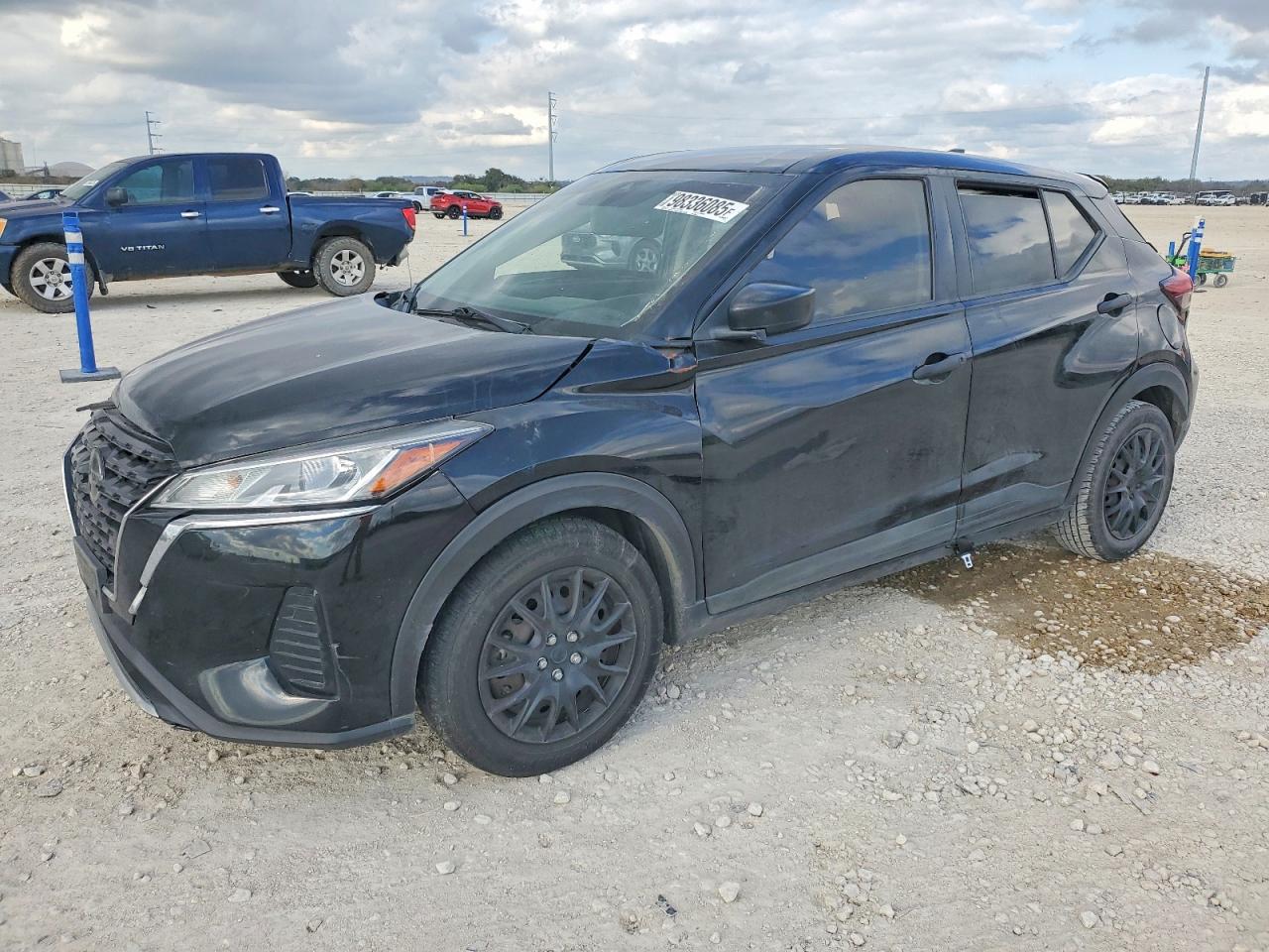 2021 NISSAN KICKS