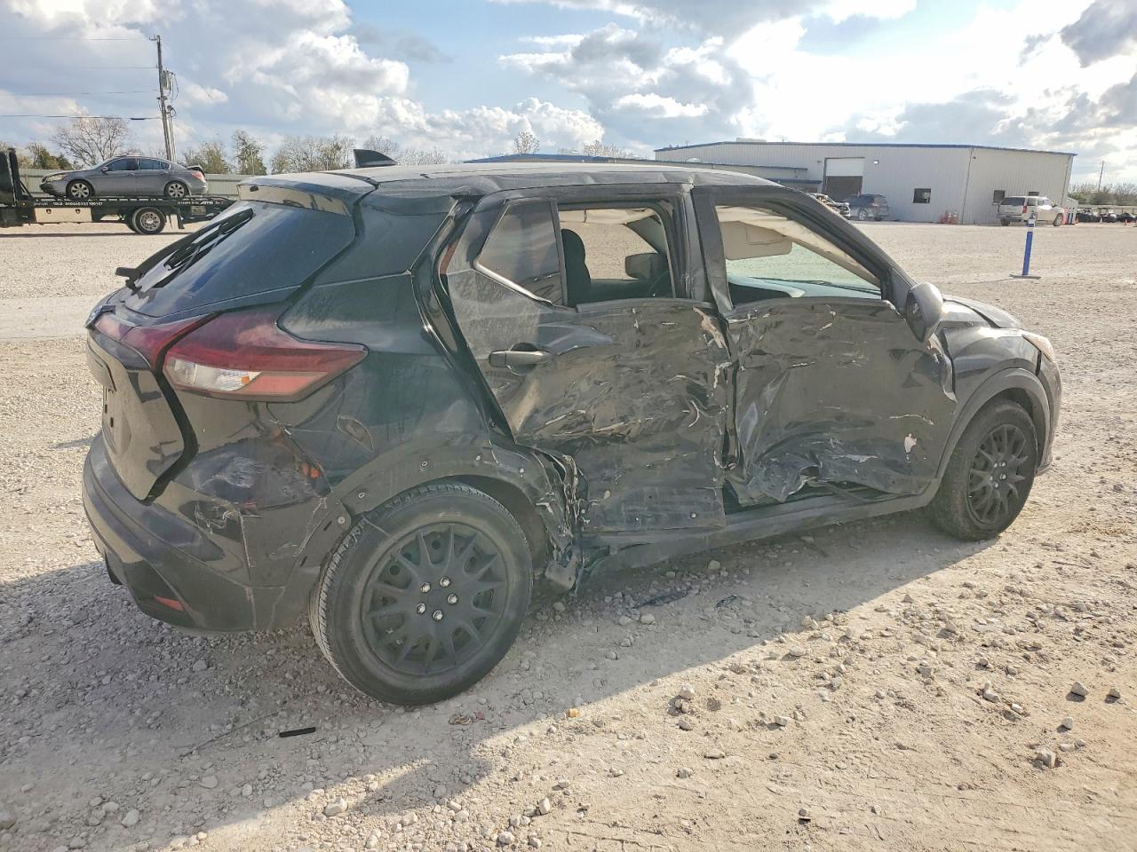 2021 NISSAN KICKS S photo 3