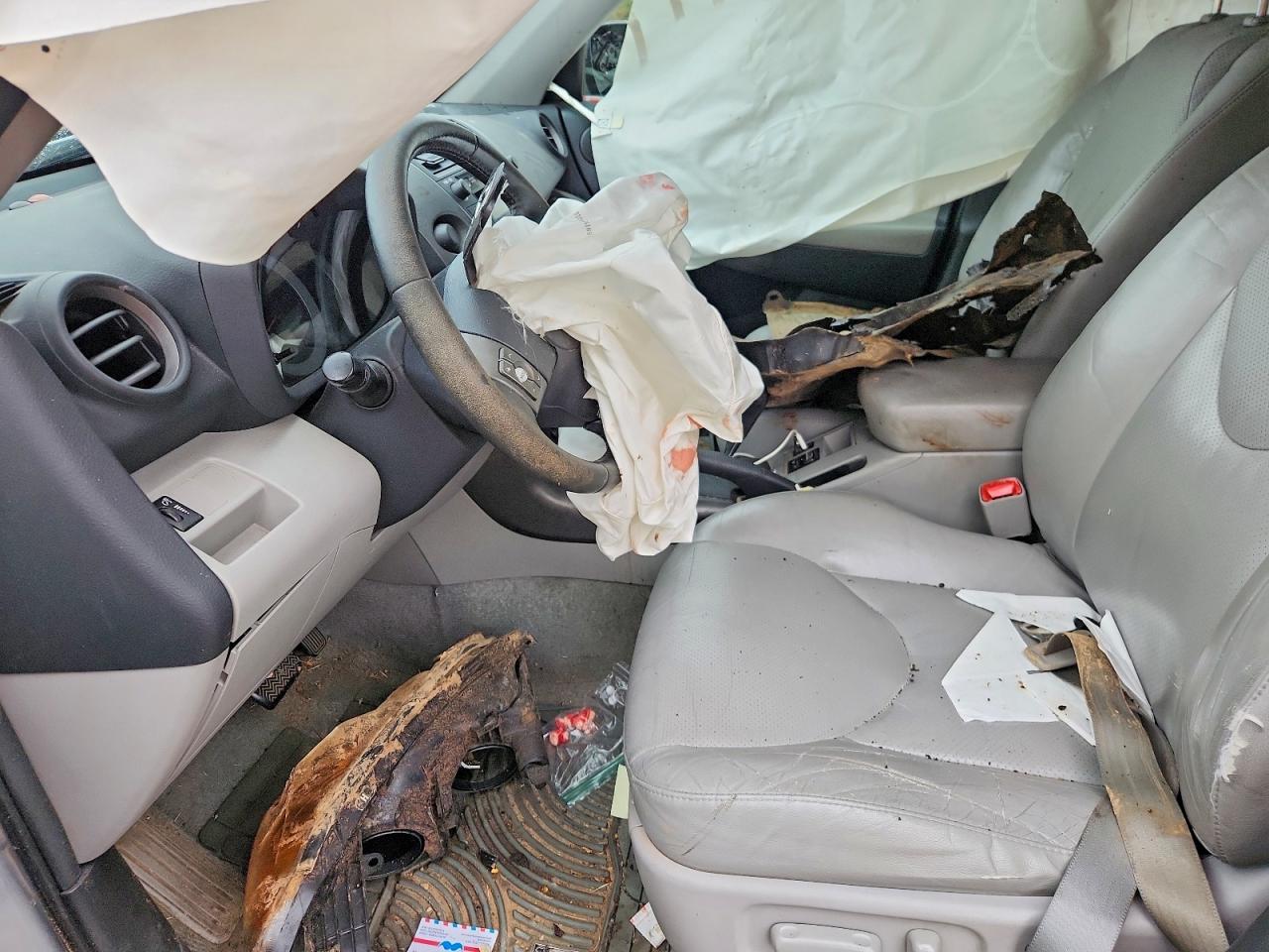 2011 TOYOTA RAV4 LIMITED photo 7