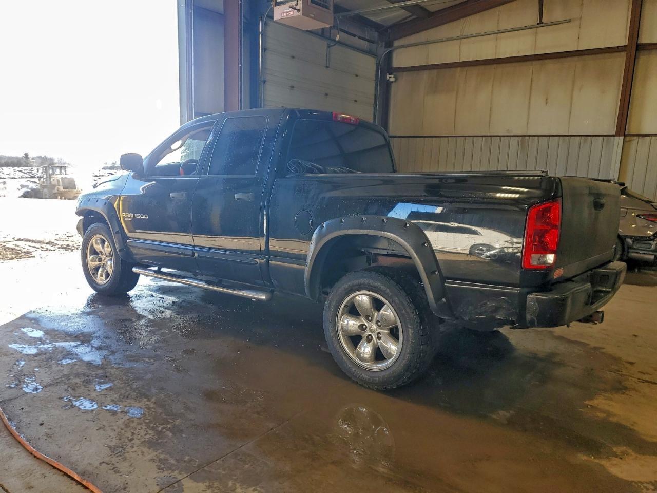 2004 DODGE RAM 1500 ST photo 2