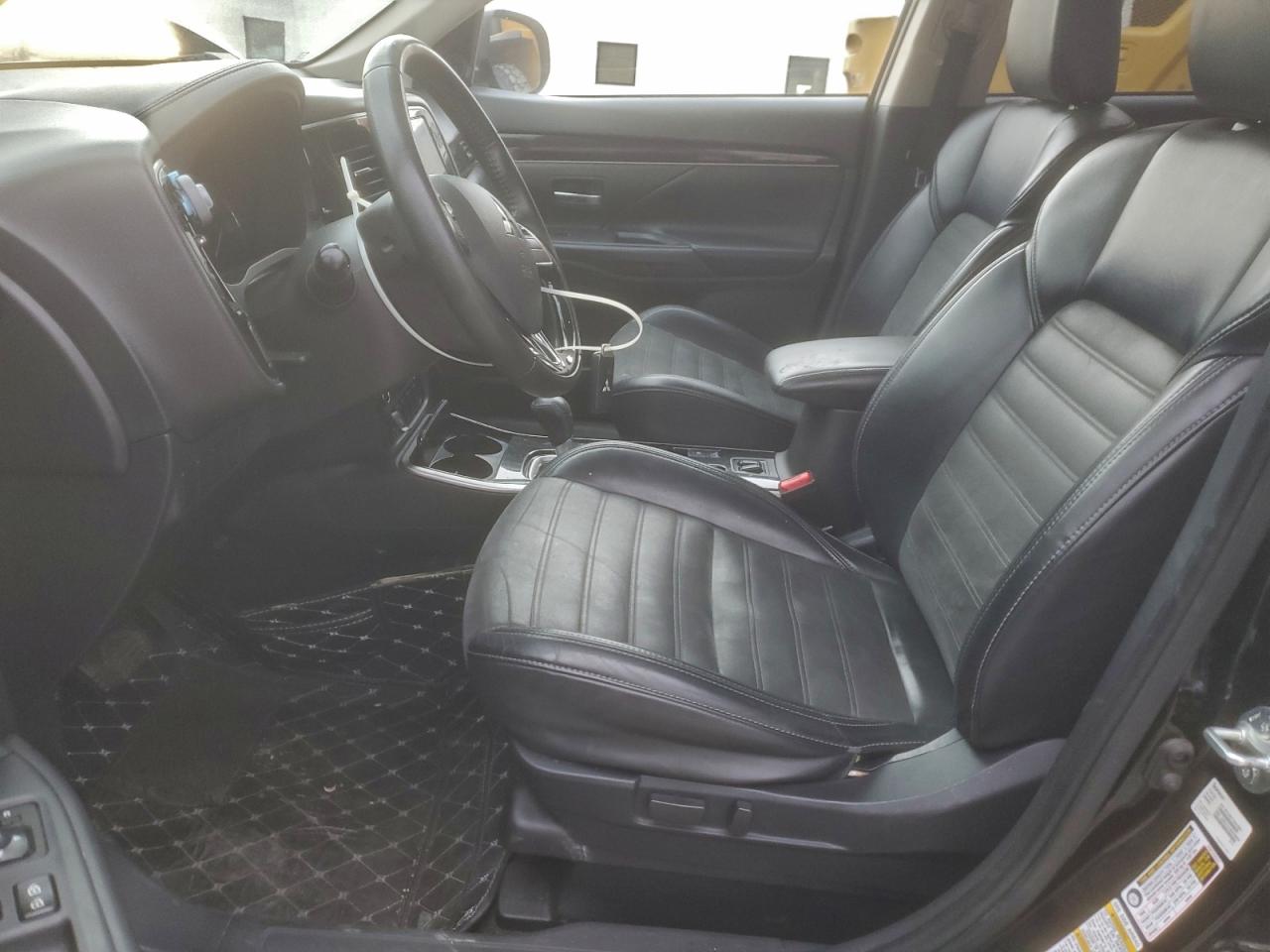 2019 MITSUBISHI OUTLANDER SE photo 7