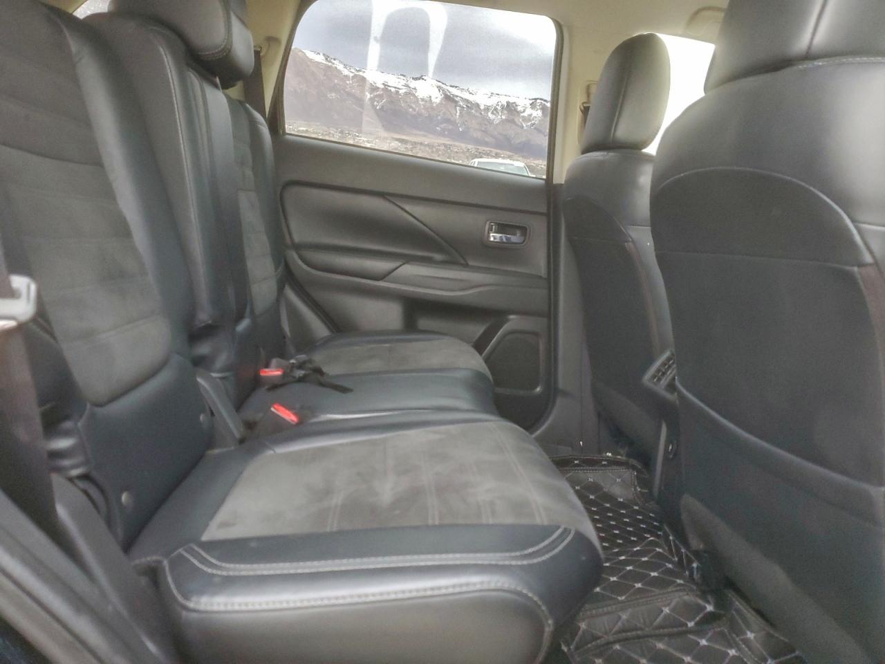 2019 MITSUBISHI OUTLANDER SE photo 10
