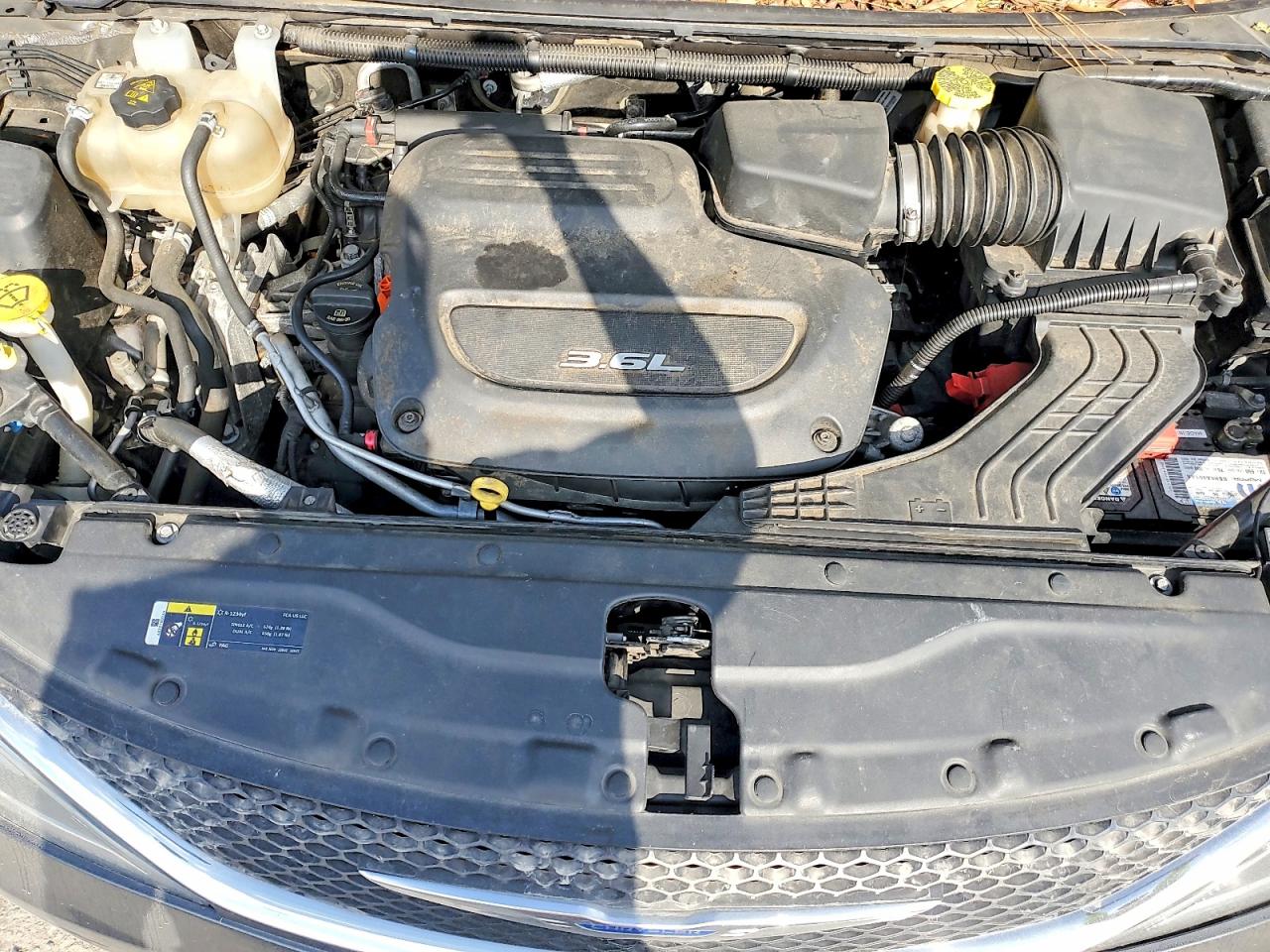 2019 CHRYSLER PACIFICA TOURING PLUS photo 12