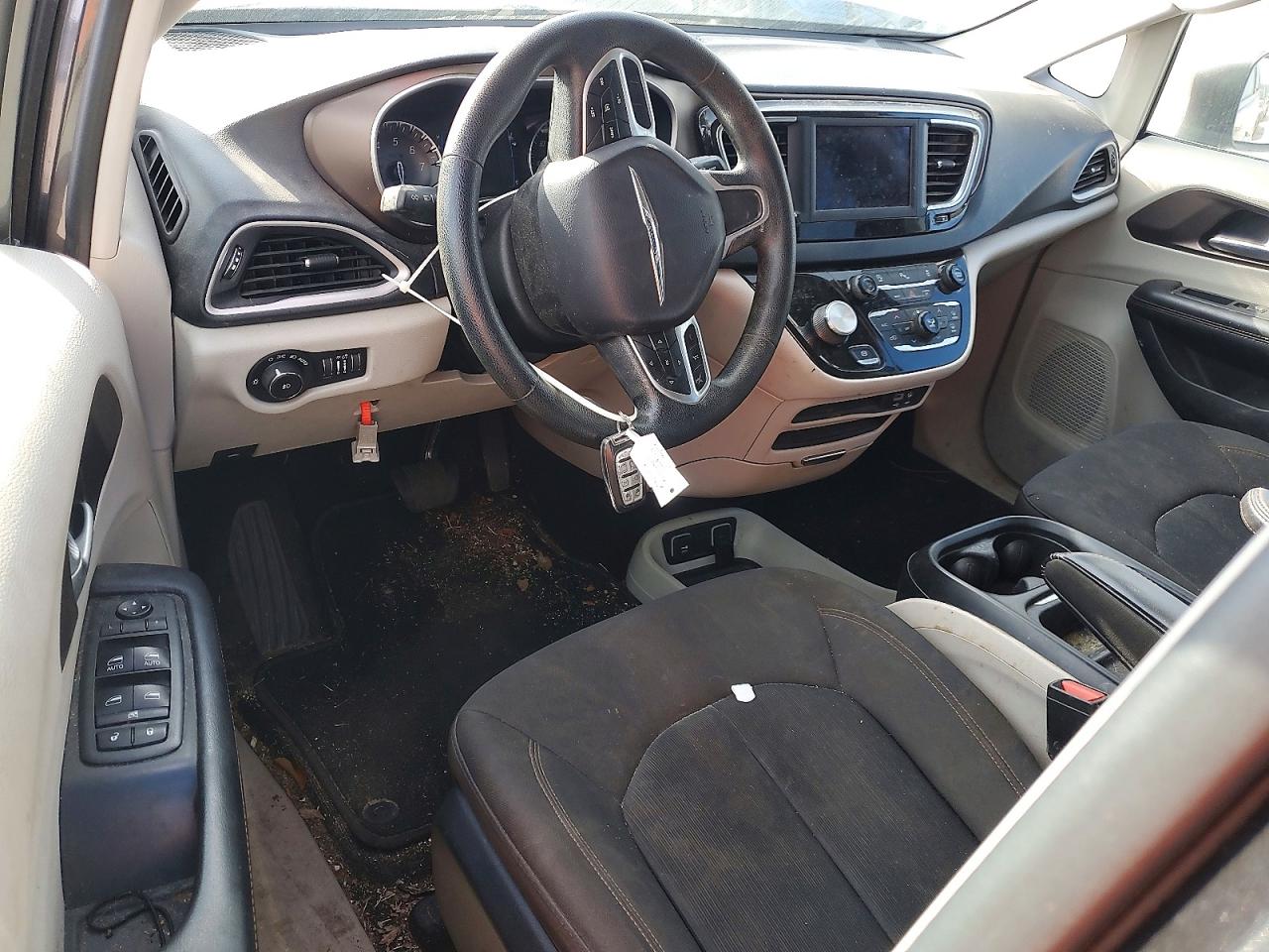 2019 CHRYSLER PACIFICA TOURING PLUS photo 8
