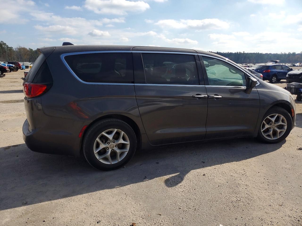 2019 CHRYSLER PACIFICA TOURING PLUS photo 3