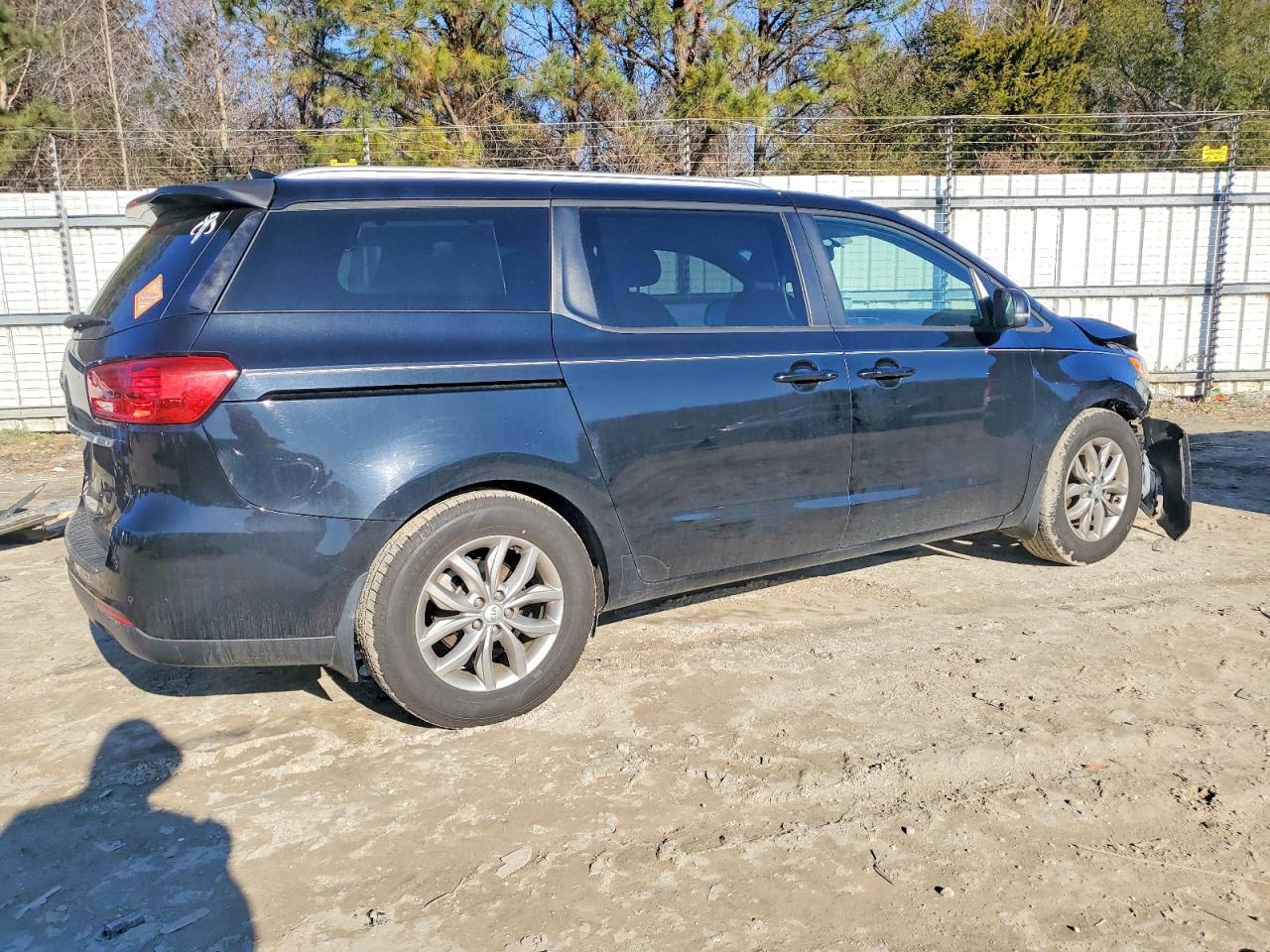 2020 KIA SEDONA LX photo 3