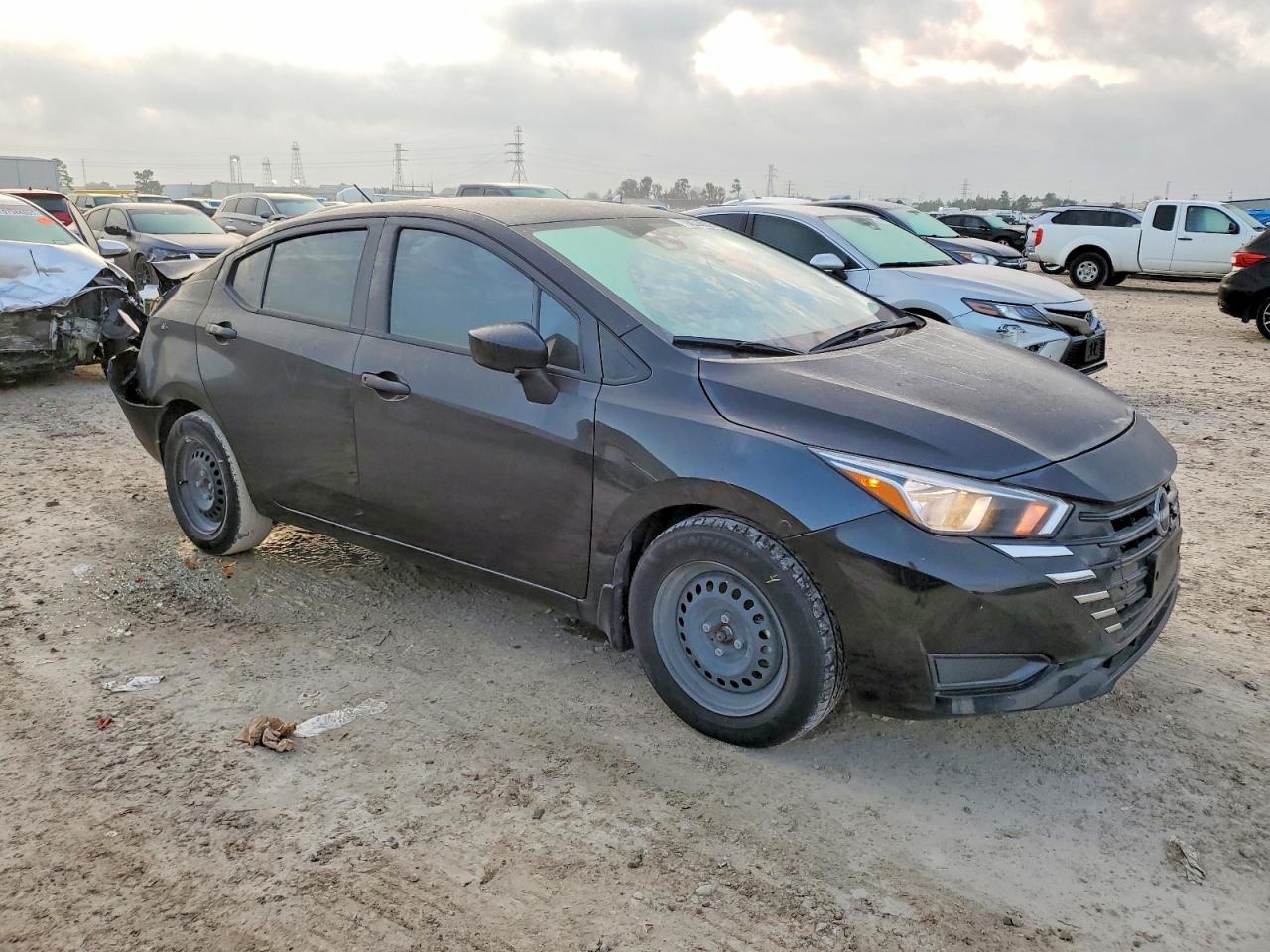 2024 NISSAN VERSA S photo 4