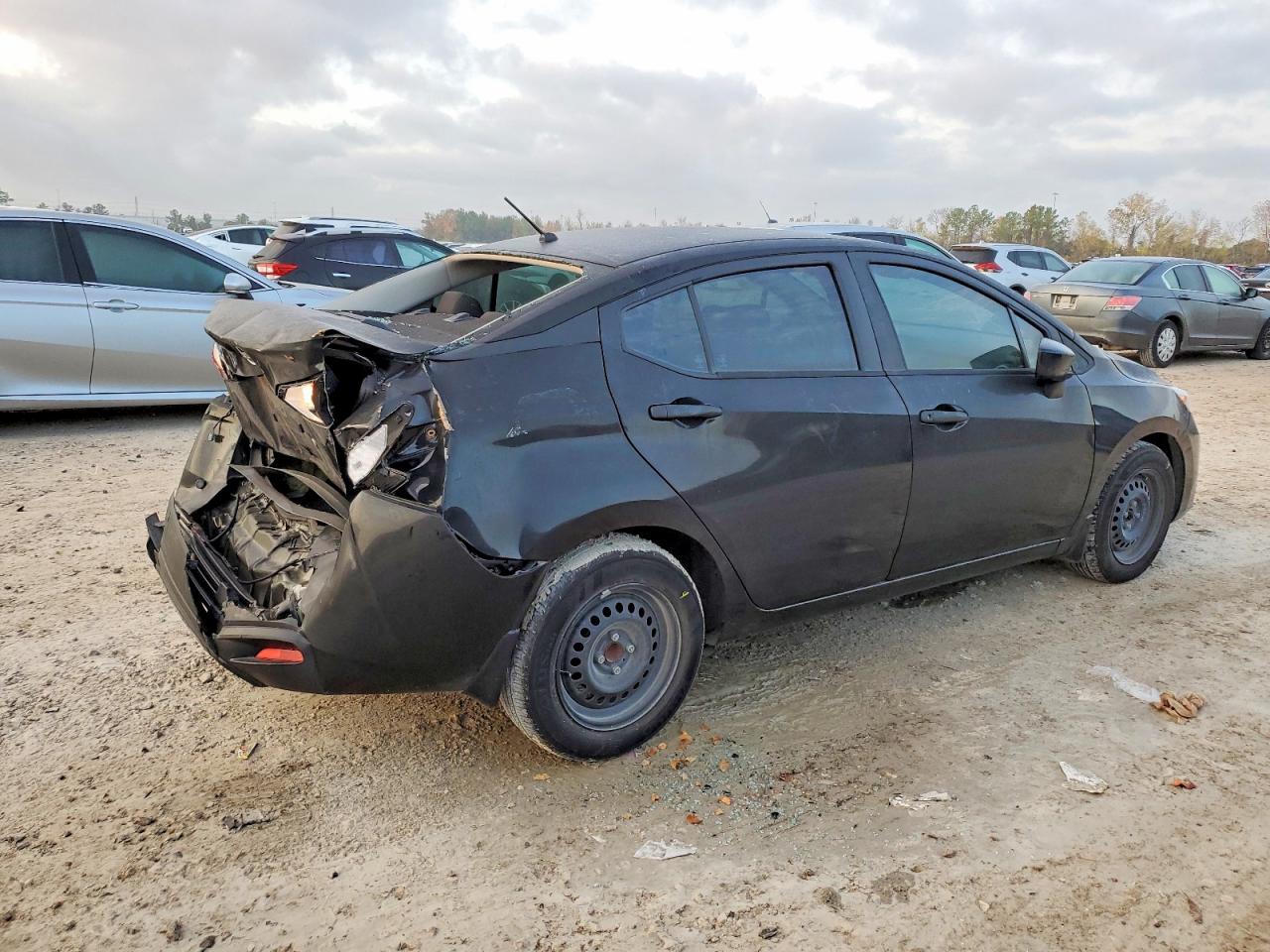 2024 NISSAN VERSA S photo 3