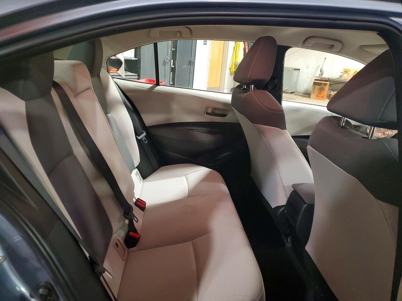 2022 TOYOTA COROLLA LE photo 10