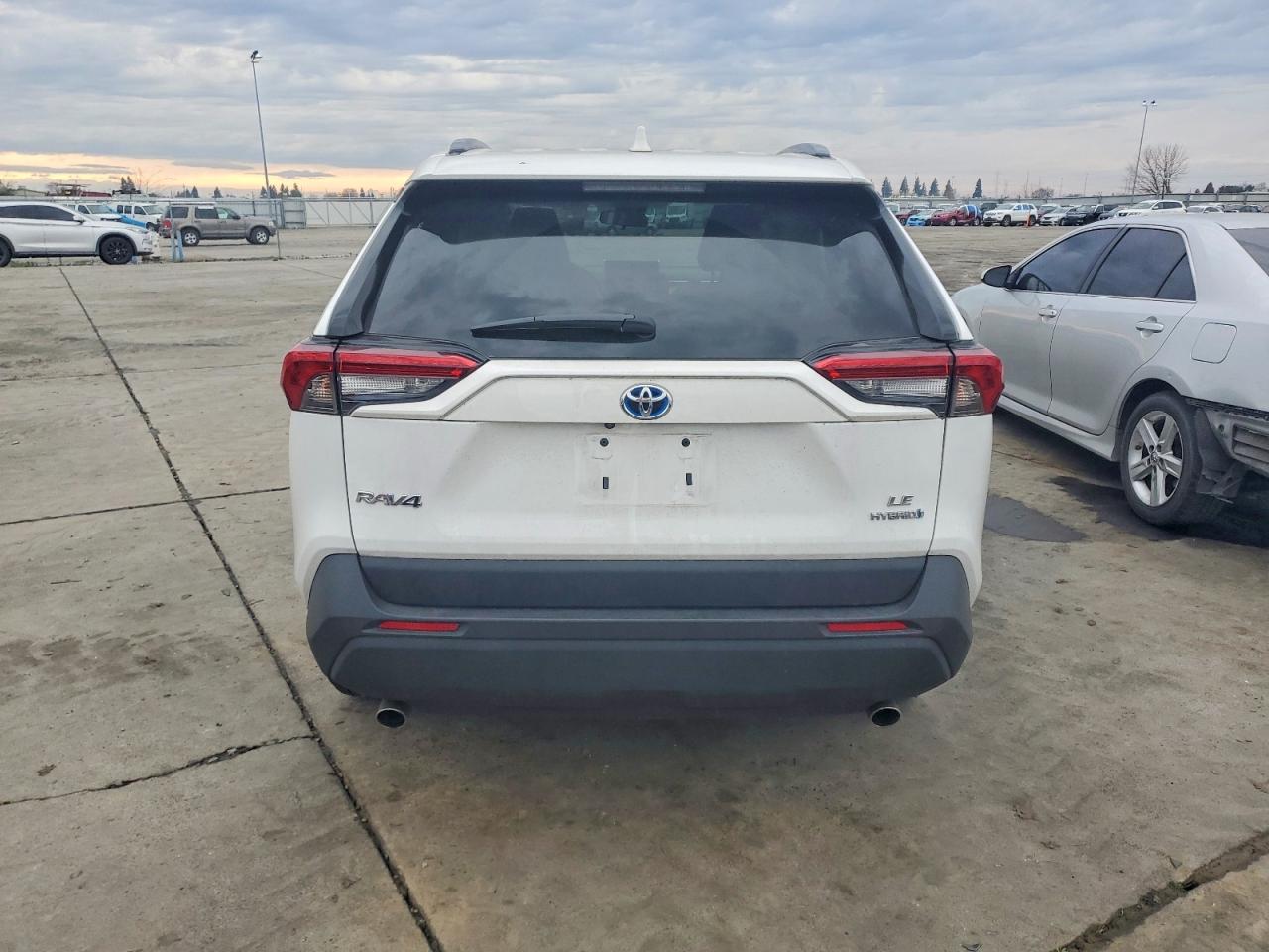 2024 TOYOTA RAV4 LE photo 6