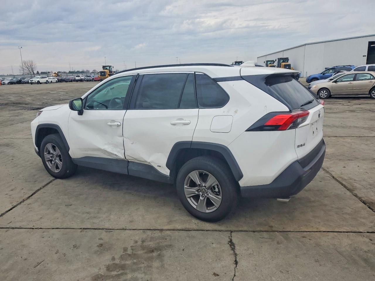 2024 TOYOTA RAV4 LE photo 2