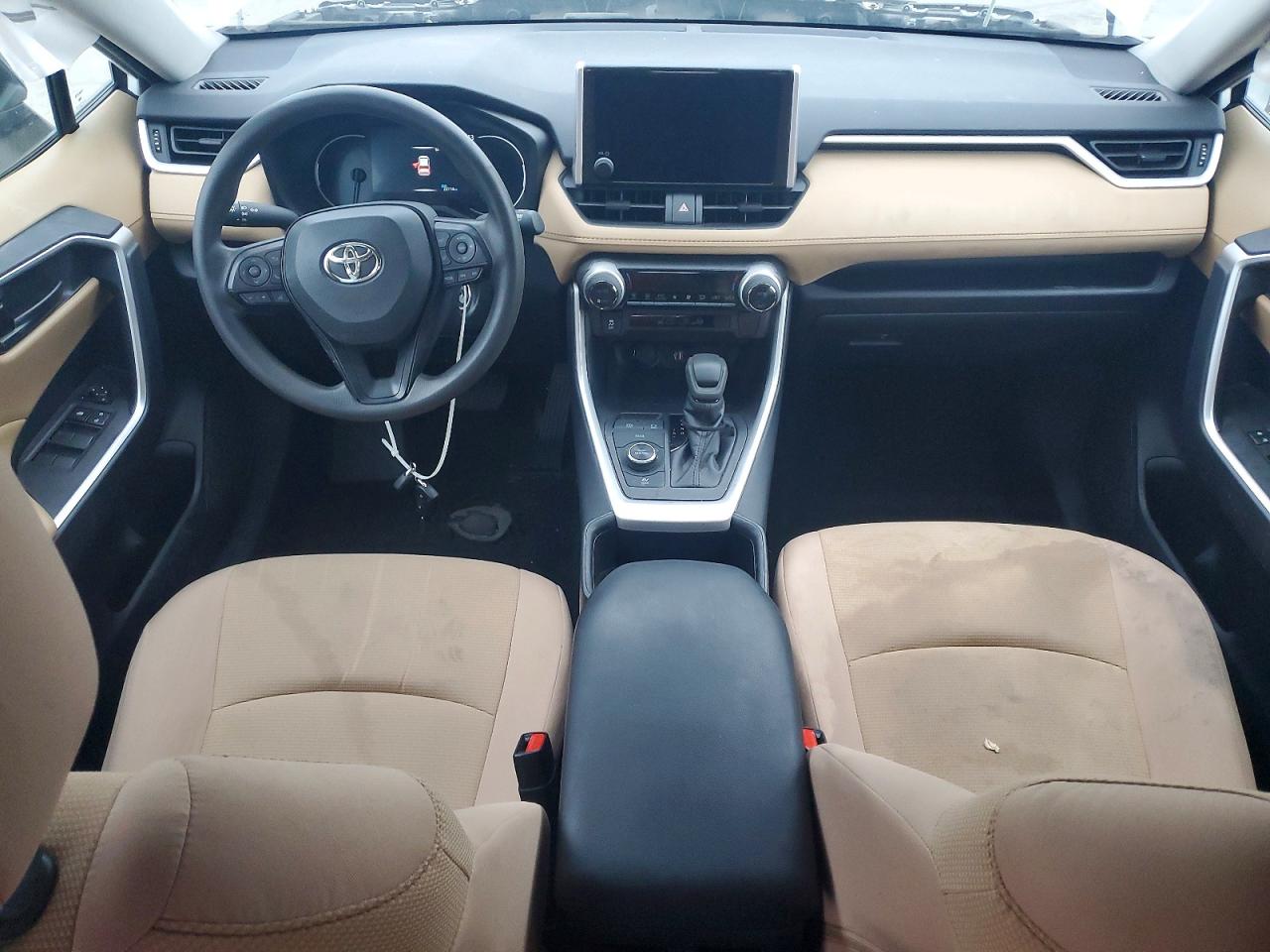 2024 TOYOTA RAV4 LE photo 8
