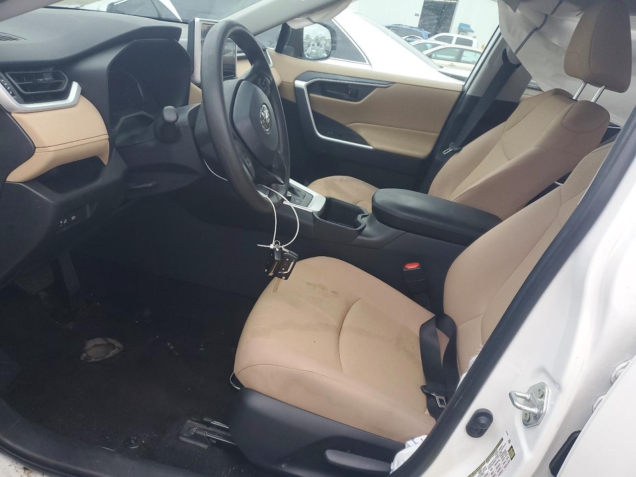 2024 TOYOTA RAV4 LE photo 7