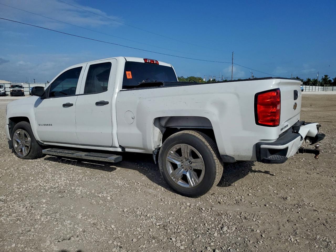 2017 CHEVROLET SILVERADO C1500 CUSTOM photo 2