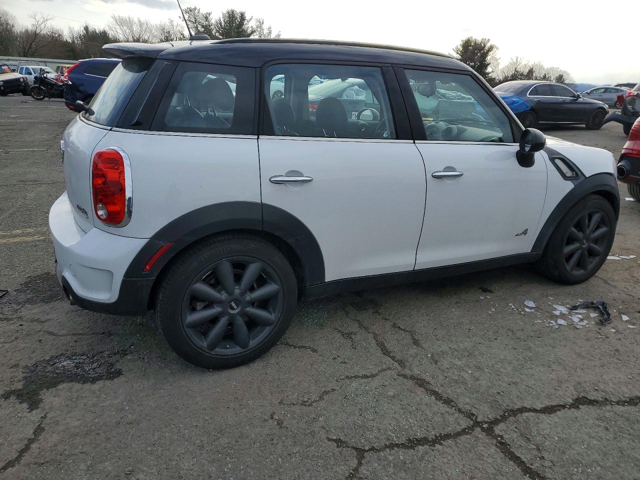 2011 MINI COOPER S COUNTRYMAN photo 3