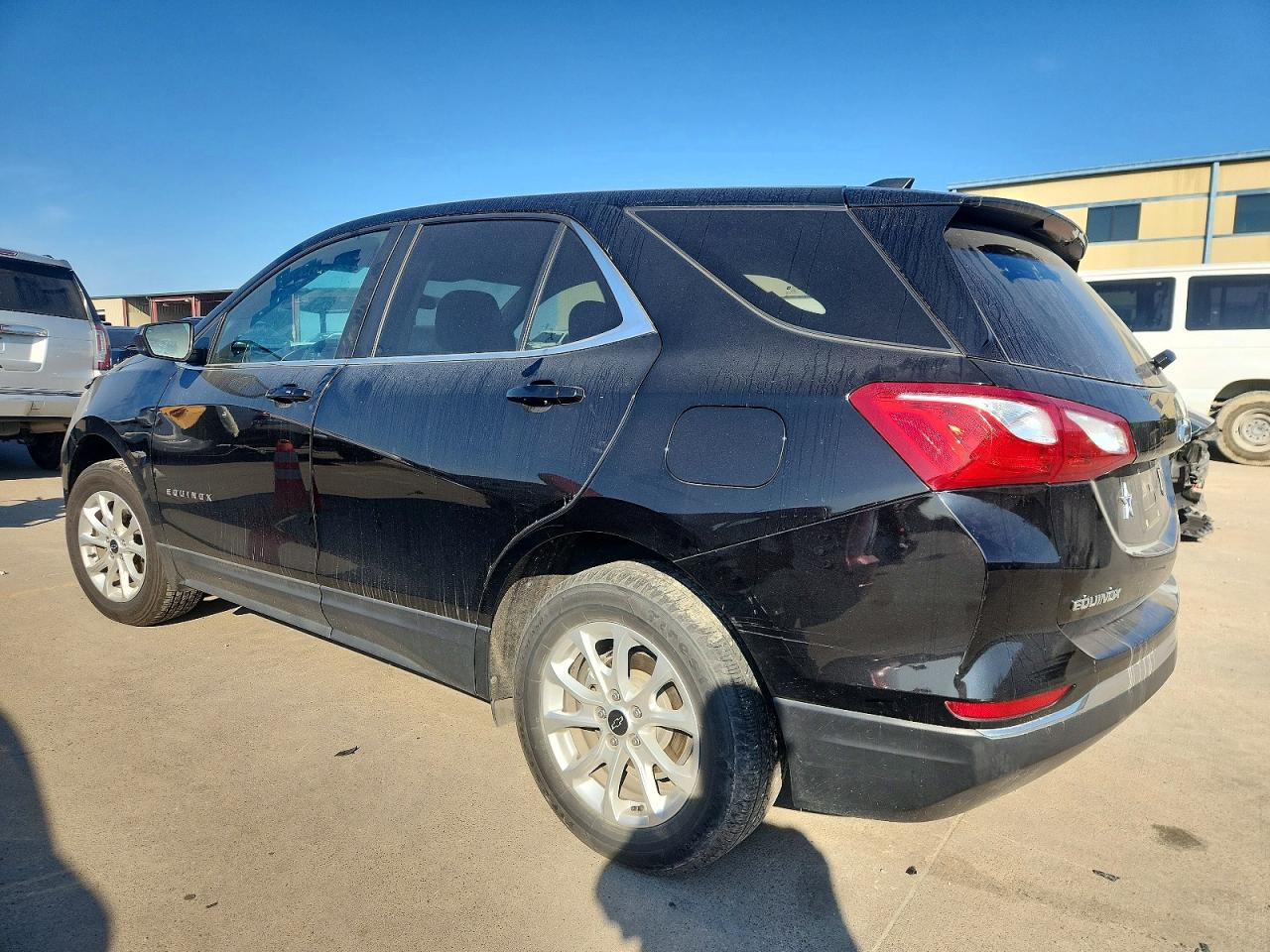 2021 CHEVROLET EQUINOX LT photo 2
