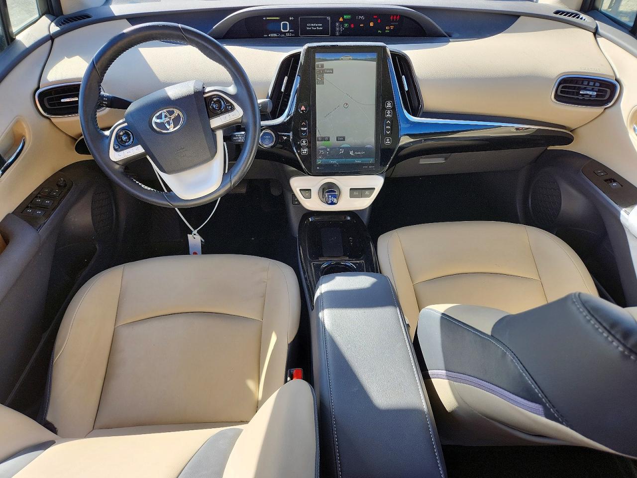 2018 TOYOTA PRIUS photo 8