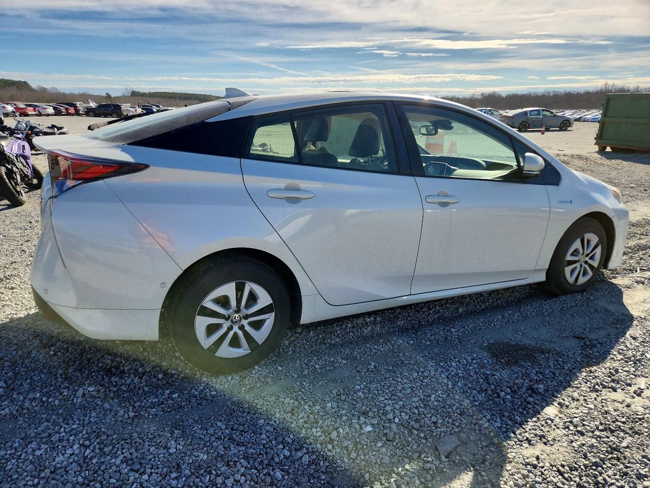 2018 TOYOTA PRIUS photo 3