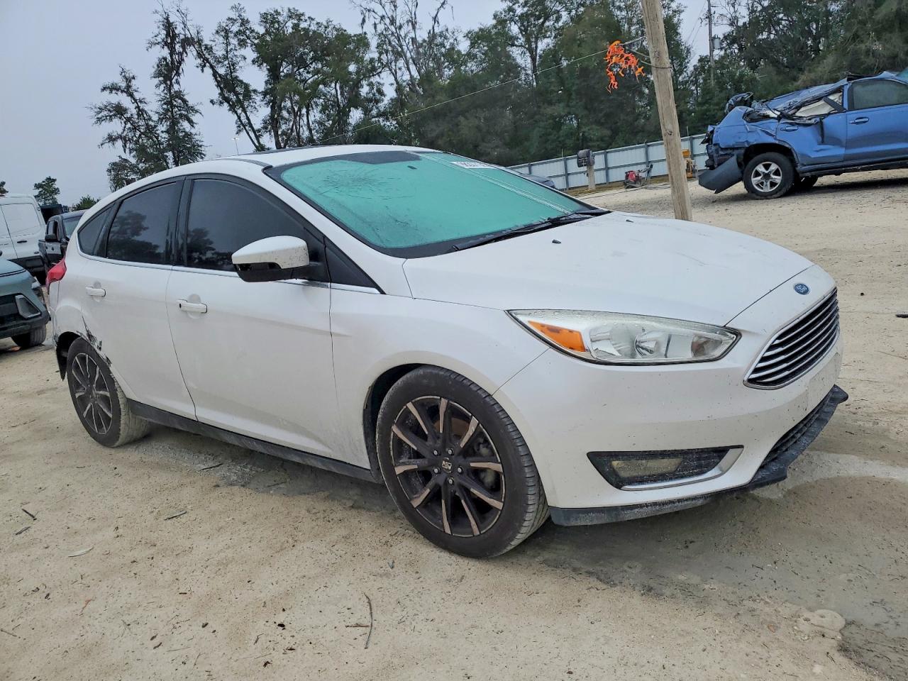 2017 FORD FOCUS TITANIUM photo 4