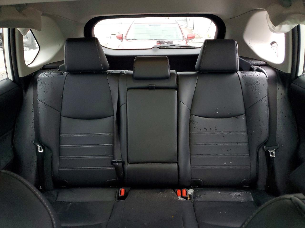 2025 TOYOTA RAV4 XLE photo 10
