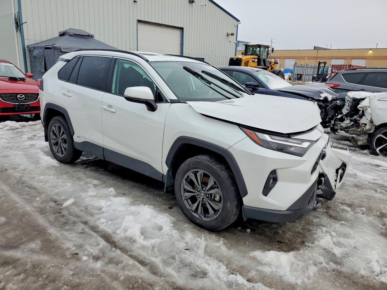 2025 TOYOTA RAV4 XLE photo 4