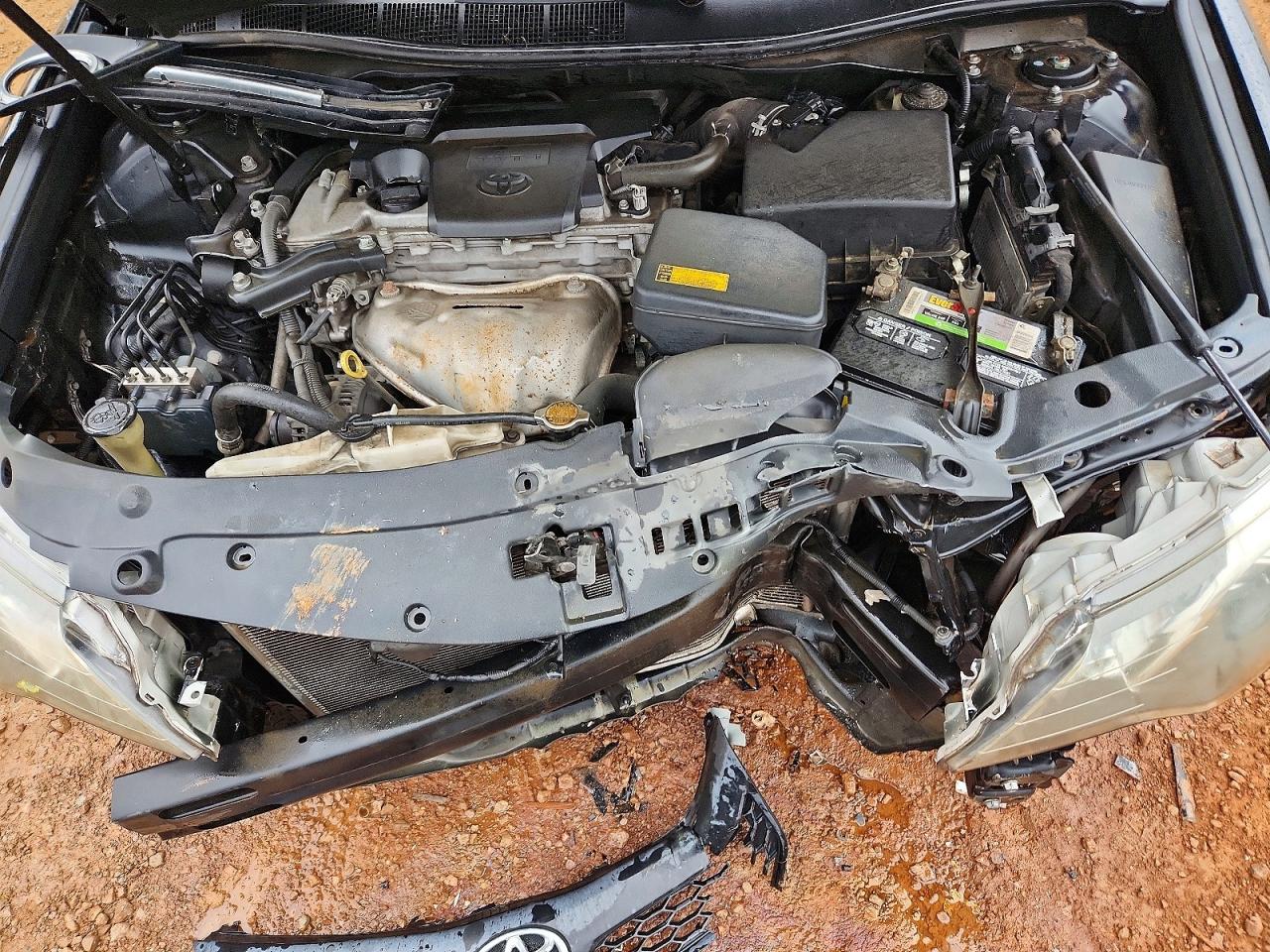 2014 TOYOTA CAMRY SE photo 21