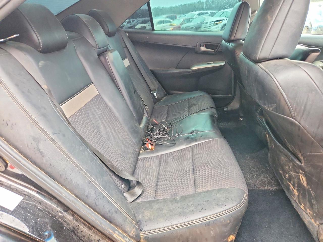 2014 TOYOTA CAMRY SE photo 19