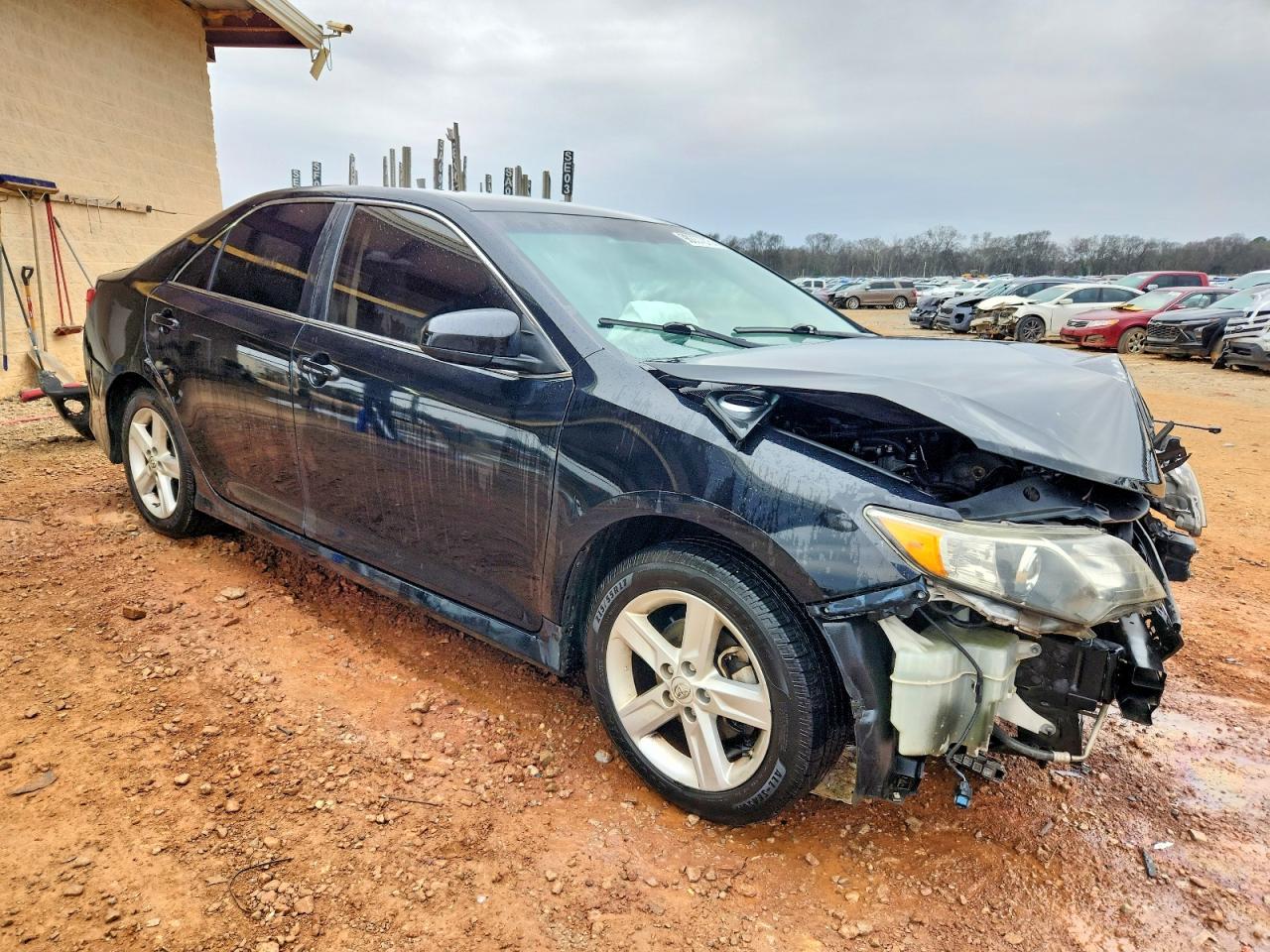 2014 TOYOTA CAMRY SE photo 7