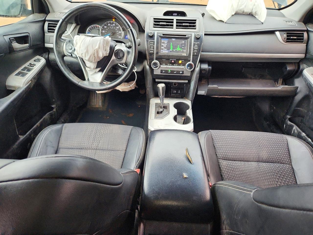2014 TOYOTA CAMRY SE photo 15