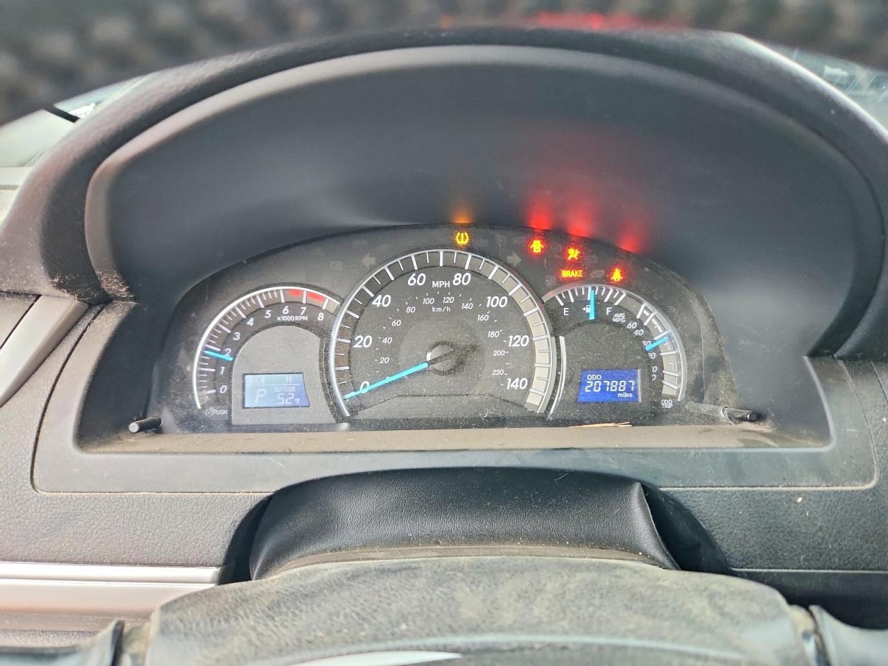 2014 TOYOTA CAMRY SE photo 17