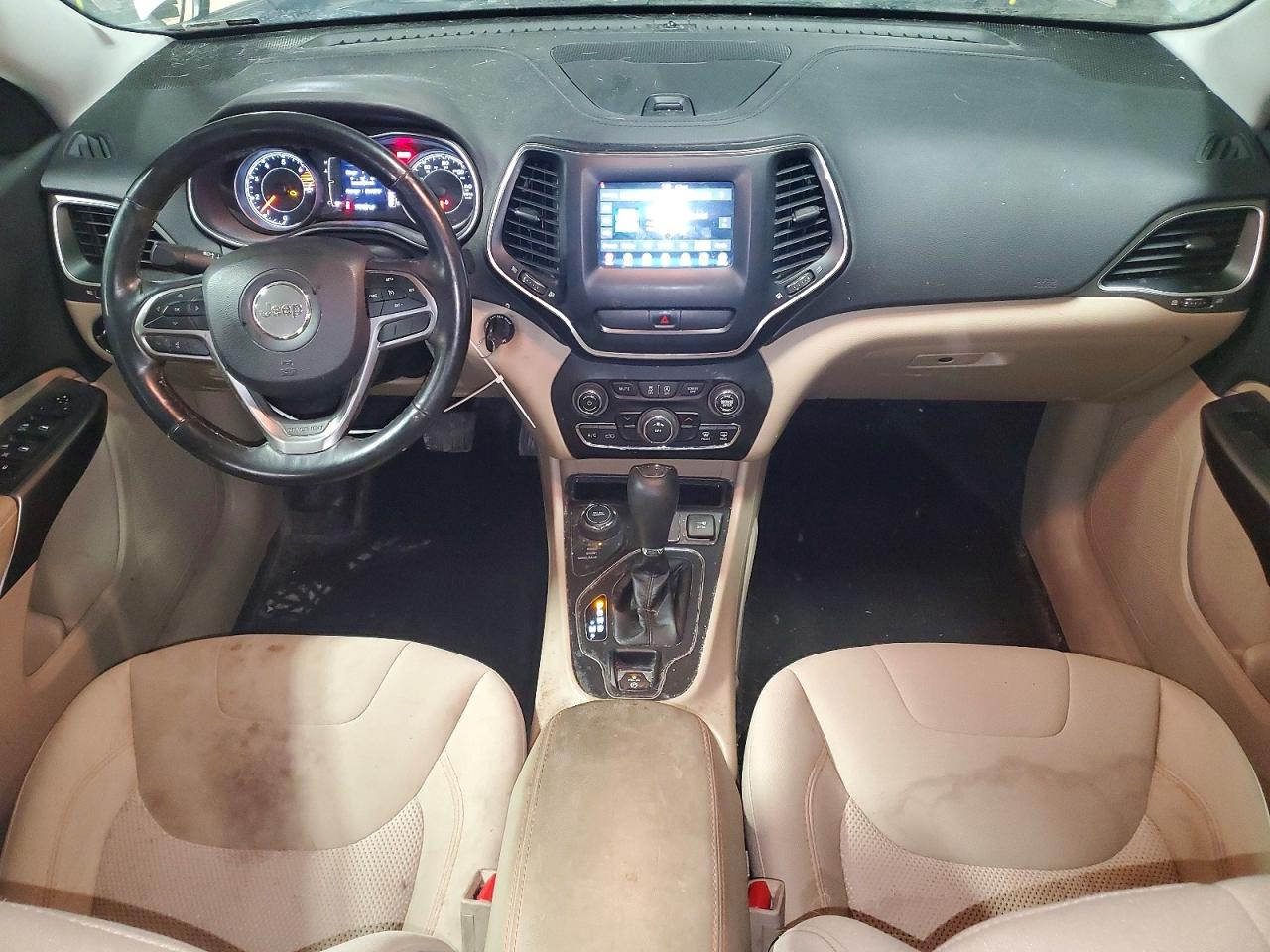 2019 JEEP CHEROKEE LATITUDE photo 8