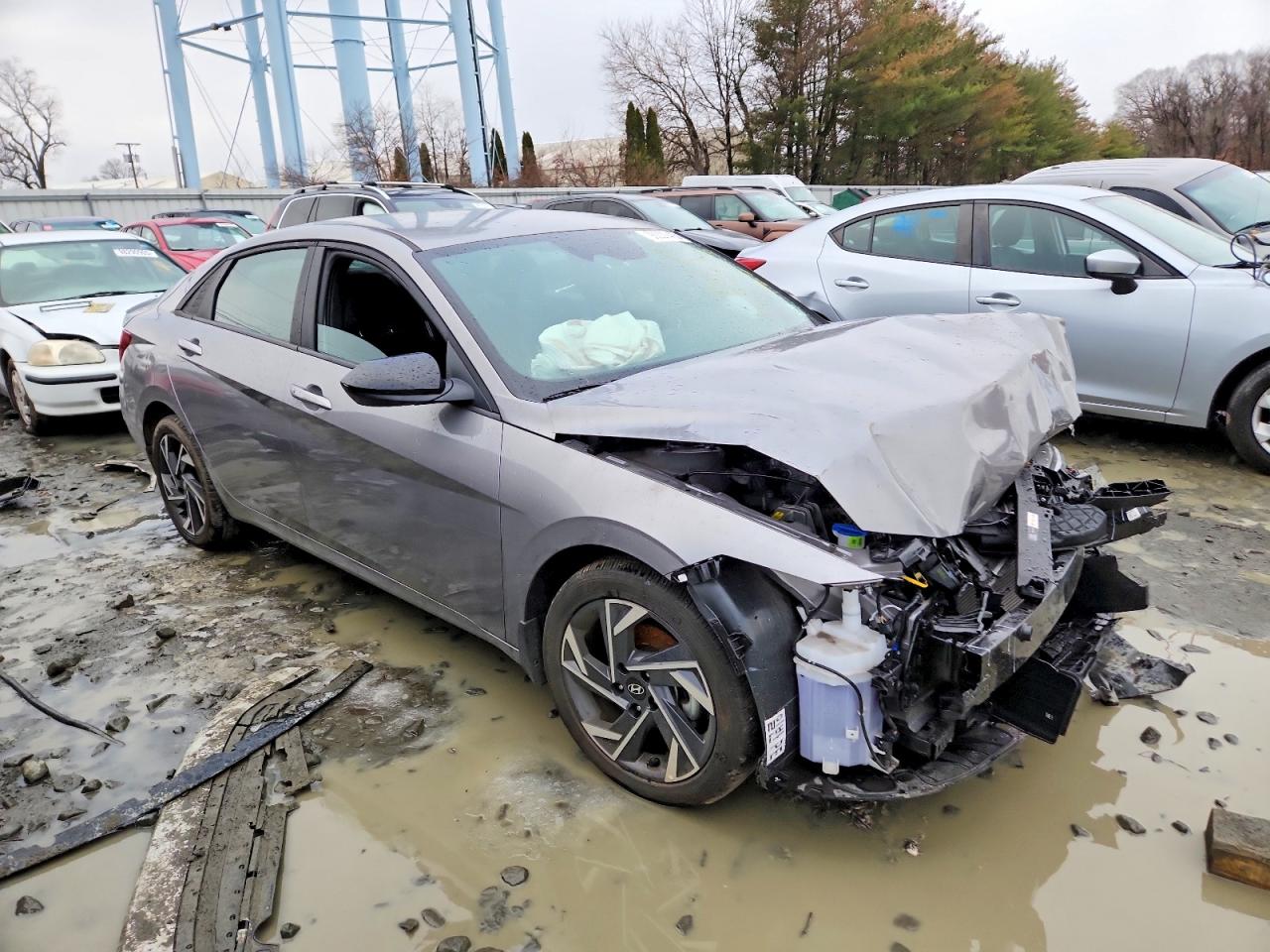 2025 HYUNDAI ELANTRA SEL SPORT photo 4
