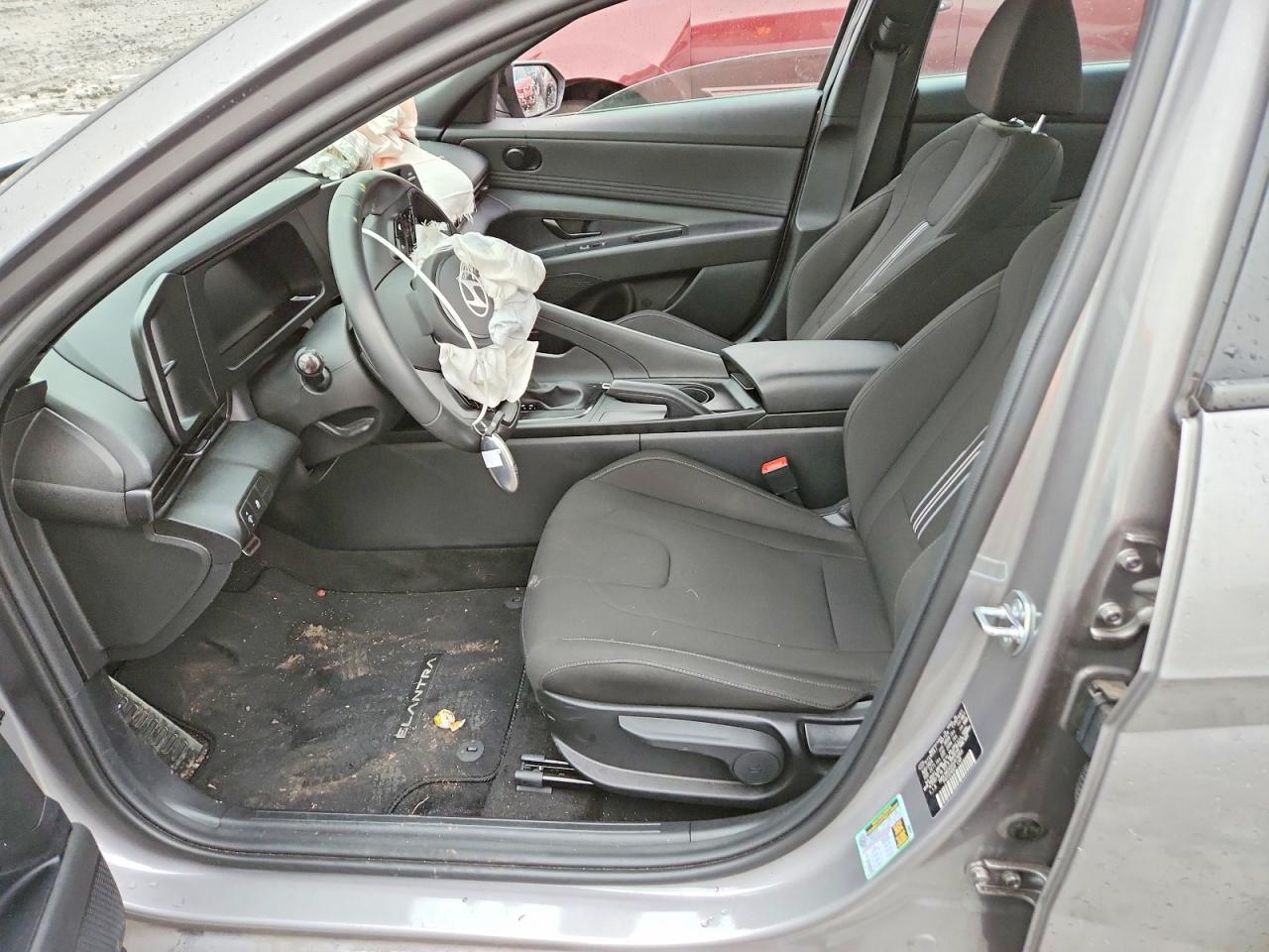 2025 HYUNDAI ELANTRA SEL SPORT photo 7
