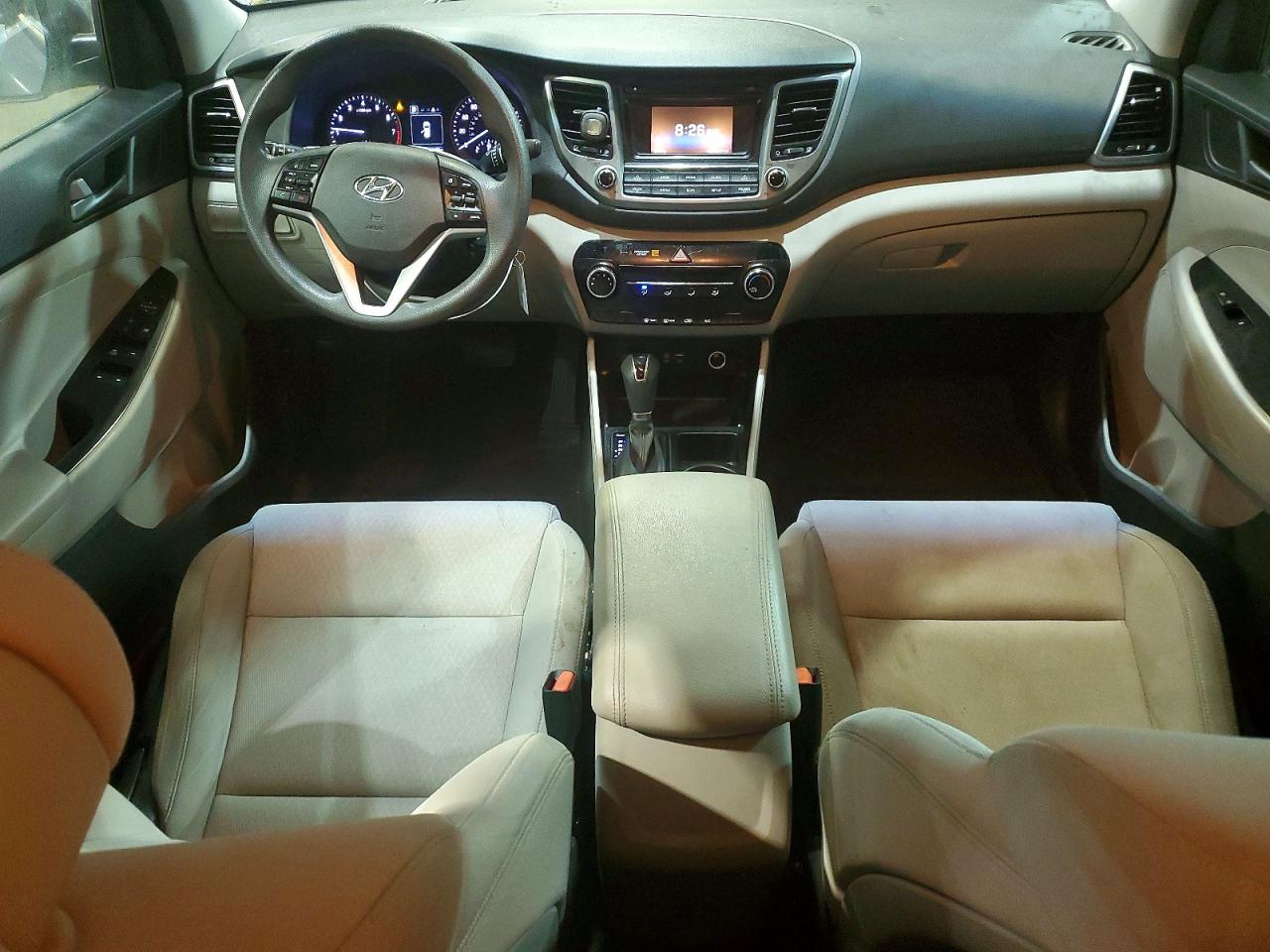 2017 HYUNDAI TUCSON SE photo 8