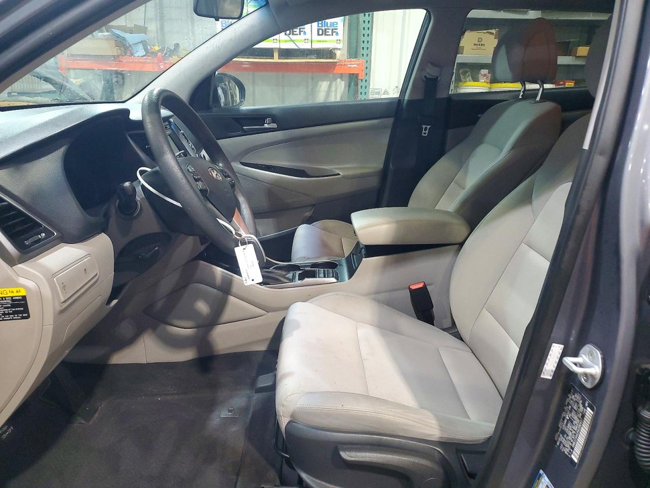 2017 HYUNDAI TUCSON SE photo 7