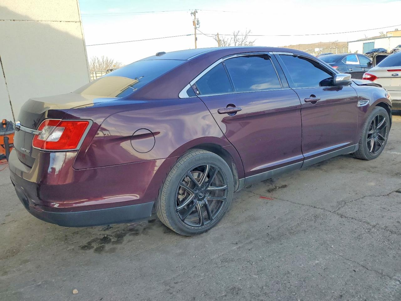 2011 FORD TAURUS LIMITED photo 3