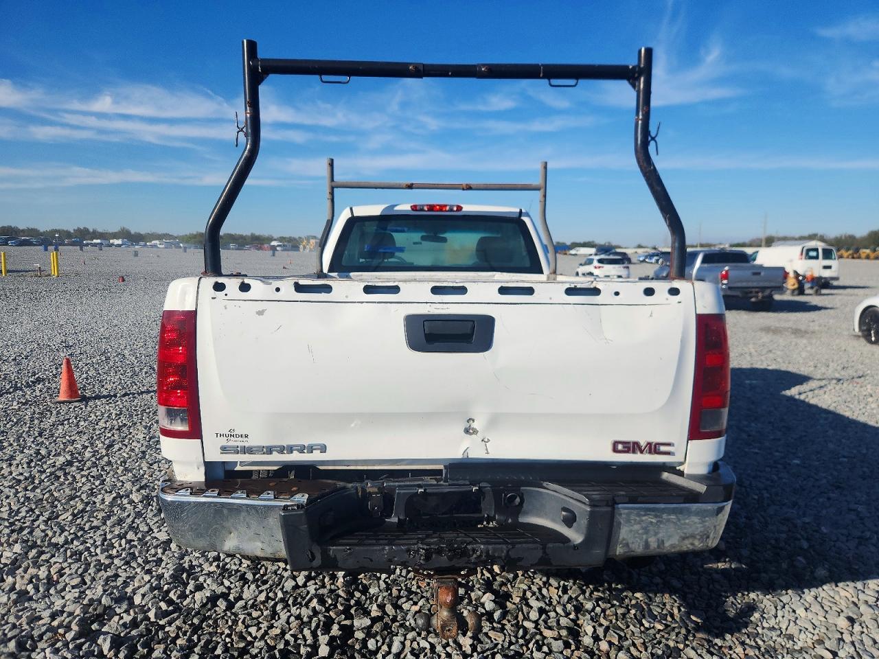 2011 GMC SIERRA C2500 HEAVY DUTY photo 6