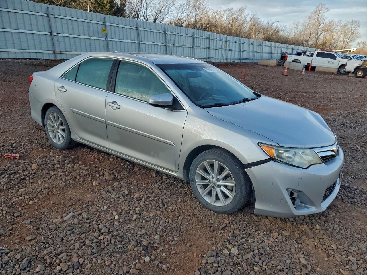 2014 TOYOTA CAMRY L photo 4